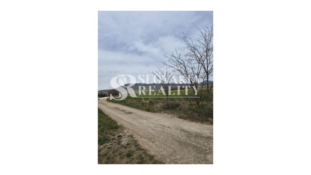 Investičný pozemok 731 m2 Nová Chrenová