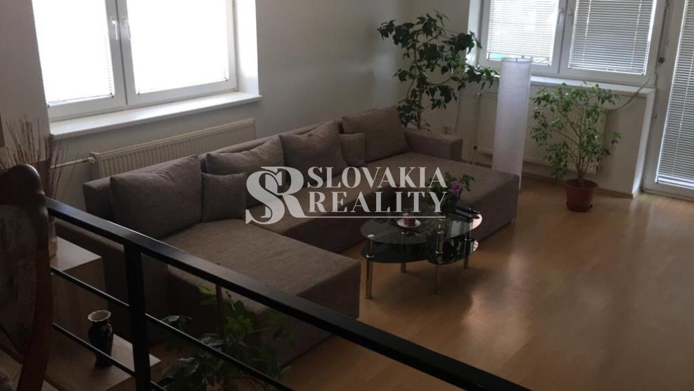 Veľmi príjemný, zariadený 3 izbový rodinný dom na Zobore