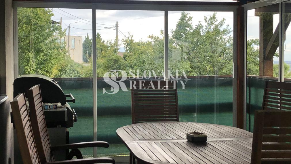 Veľmi príjemný, zariadený 3 izbový rodinný dom na Zobore