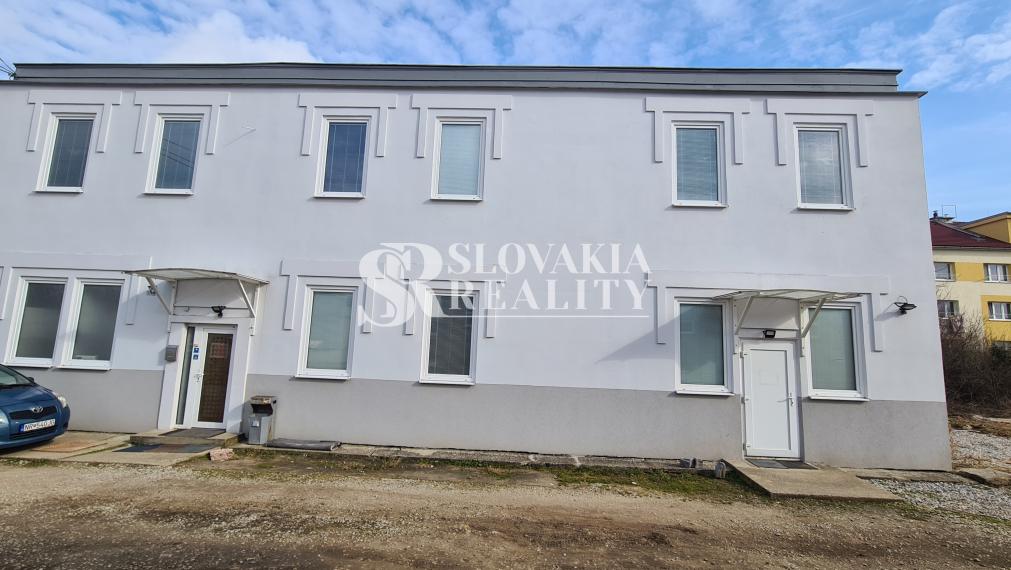 Skladový/obchodný priestor s kanceláriou, 120m2, prízemie
