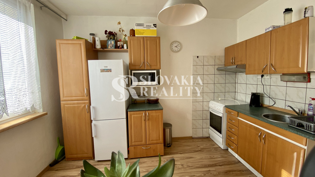 REZERVOVANÝ  Zariadený 1 izbový byt s balkónom, sídlisko Klokočina, Novomeského ulica