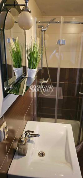 Apartmán pre 2 osoby, internet, MHD, parkovanie