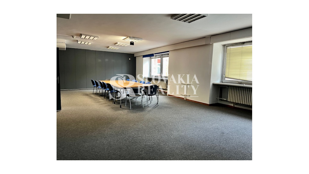 Dvojkancelária na prenájom v úplnom centre mesta, parkovanie