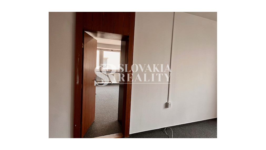 Dvojkancelária na prenájom v úplnom centre mesta, parkovanie