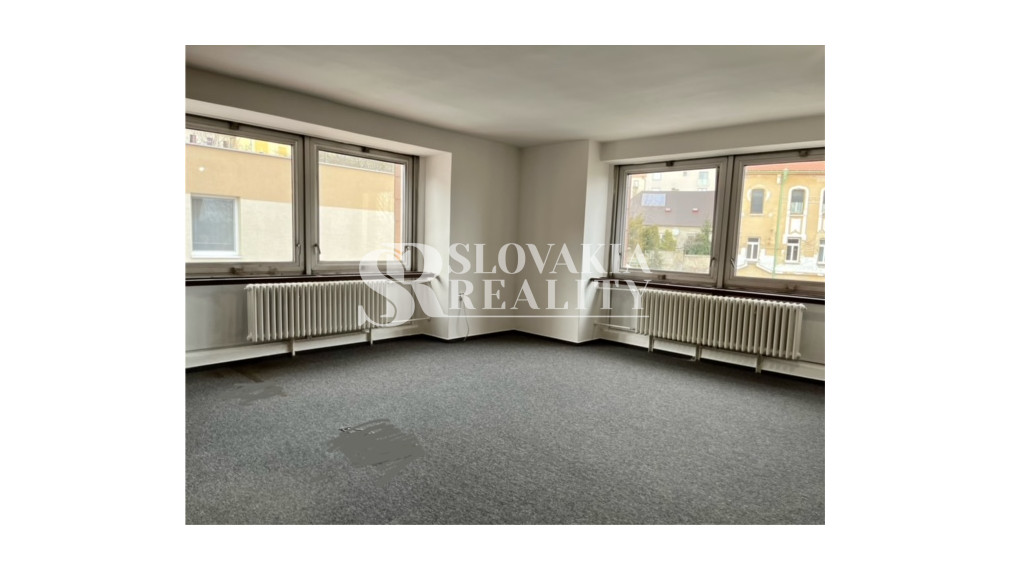 Dvojkancelária na prenájom v úplnom centre mesta, parkovanie