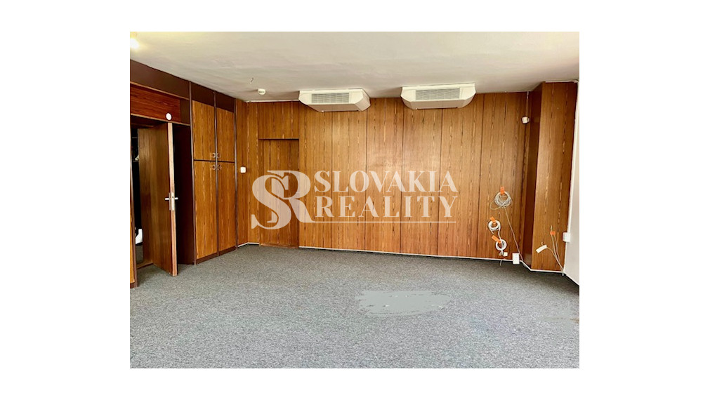 Dvojkancelária na prenájom v úplnom centre mesta, parkovanie