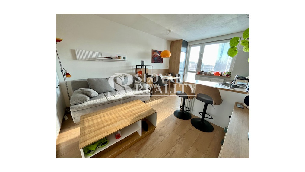 REZERVOVANÝ krásny 2,5-izb.byt v centre mesta, Párovská ulica.60 m2, energie, internet a TV v cene
