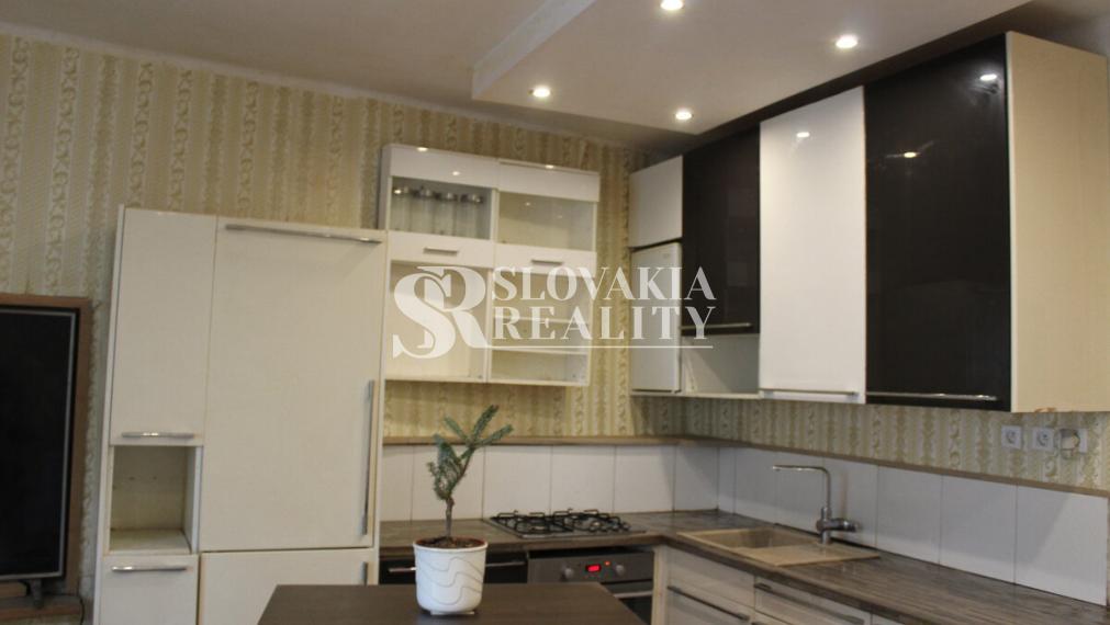 REZERVOVANÝ Pekný, 2-izb.byt v centre mesta na pešej zóne