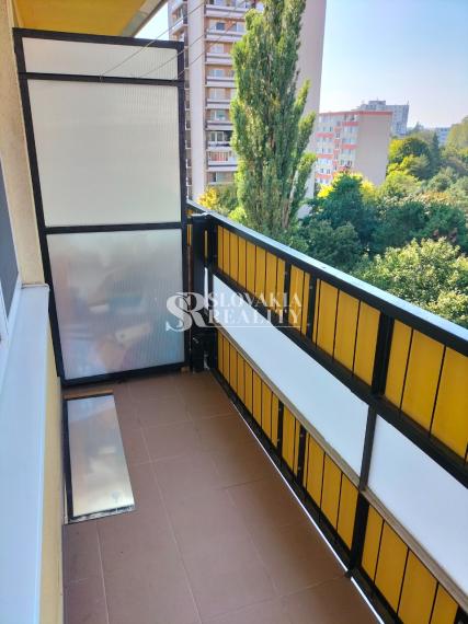 Garsónka s balkónom, 24 m2,  Chrenová