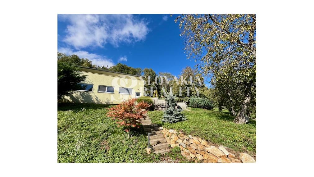 Novostavba RD, pozemok 1366m2, 5-izb., dvojgaráž, 2 kúpeľne