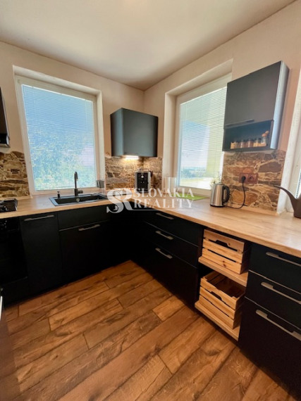 Novostavba RD, pozemok 1366m2, 5-izb., dvojgaráž, 2 kúpeľne