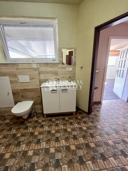 Novostavba RD, pozemok 1366m2, 5-izb., dvojgaráž, 2 kúpeľne