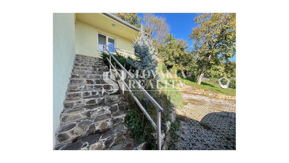 Novostavba RD, pozemok 1366m2, 5-izb., dvojgaráž, 2 kúpeľne