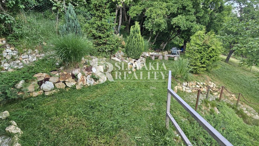 Novostavba RD, pozemok 1366m2, 5-izb., dvojgaráž, 2 kúpeľne