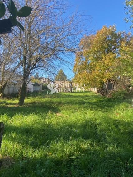 Atraktívny pozemok 2435m2, 3 prístupové cesty IS v Klasove.