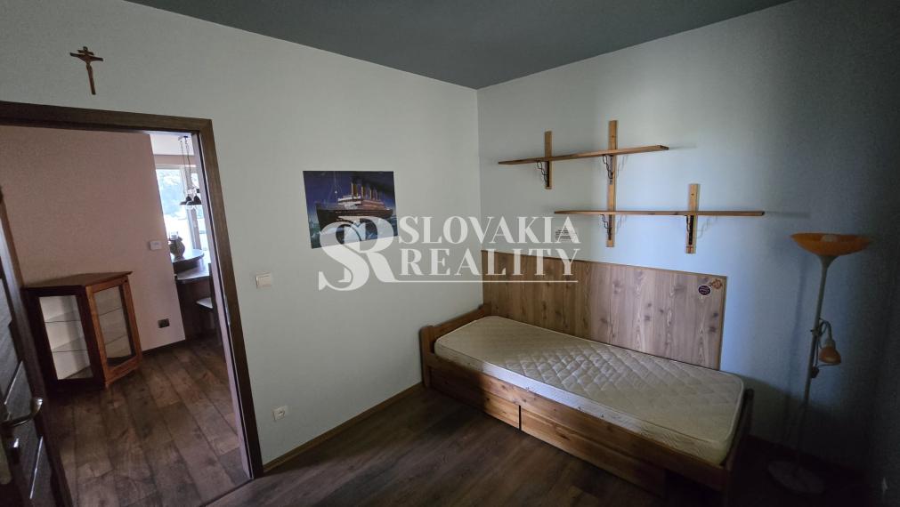 Novostavba RD, pozemok 1366m2, 5-izb., dvojgaráž, 2 kúpeľne