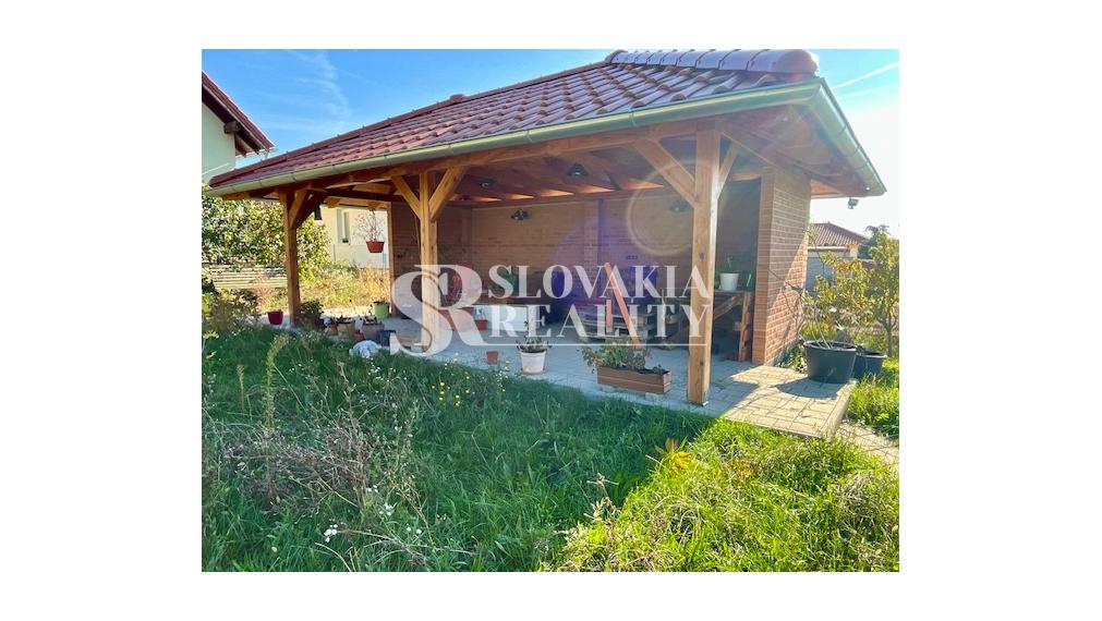 REZERVOVANÝ!! Rodinný dom, pozemok 2643 m2, Nové Sady