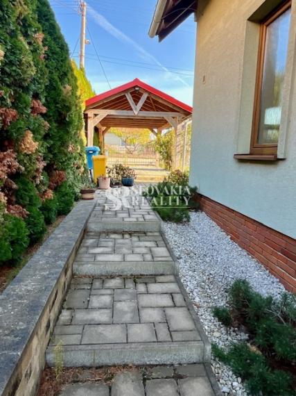 REZERVOVANÝ!! Rodinný dom, pozemok 2643 m2, Nové Sady