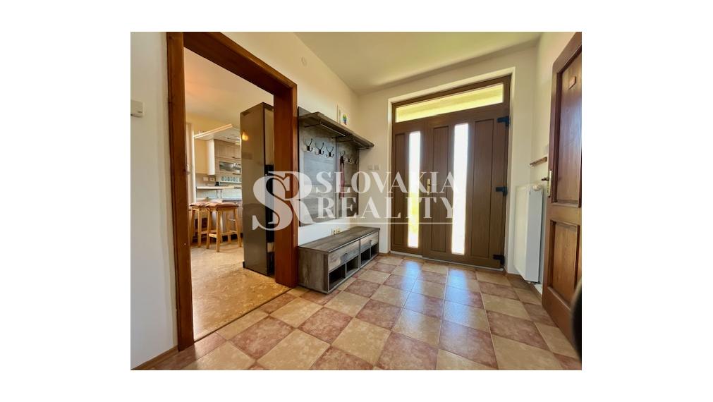 REZERVOVANÝ!! Rodinný dom, pozemok 2643 m2, Nové Sady