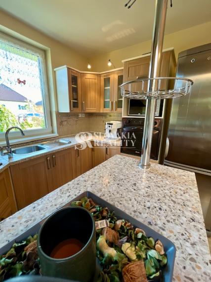 REZERVOVANÝ!! Rodinný dom, pozemok 2643 m2, Nové Sady