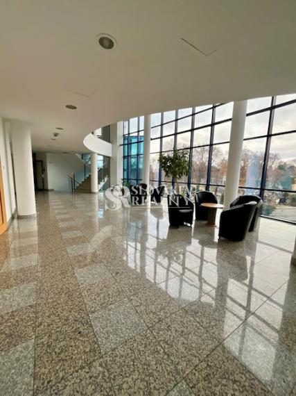 Centrum mesta, parkovanie, klimatizácia, od 30 do 120m2