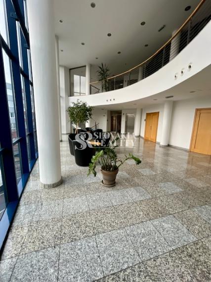 Centrum mesta, parkovanie, klimatizácia, od 30 do 120m2