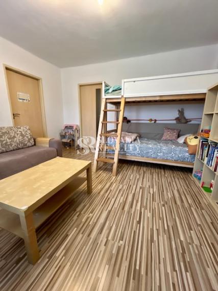 2-izb.byt na Parkovom nábreží, parkovanie