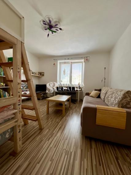 2-izb.byt na Parkovom nábreží, parkovanie