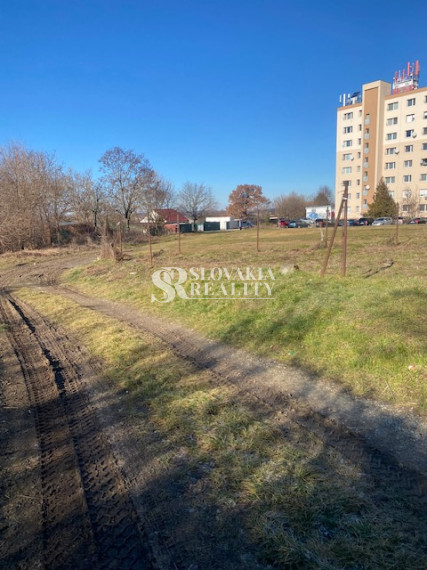 Na predaj zaujímavý stavebný pozemok 947m2.