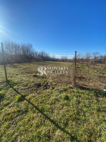 Na predaj zaujímavý stavebný pozemok 947m2.