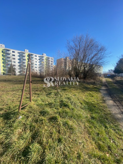 Na predaj zaujímavý stavebný pozemok 947m2.