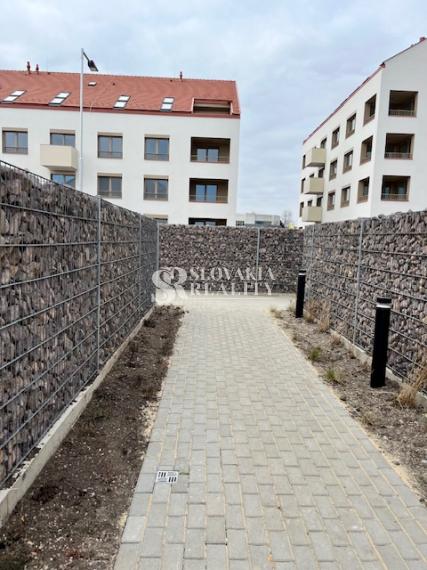 2-izb.byt v novstavbe SLNEČNÁ PLÁŇ, loggia, skolaudovaný