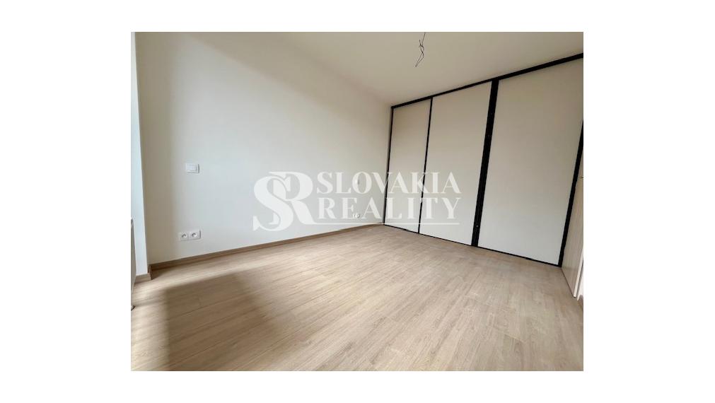 2-izb.byt v novstavbe SLNEČNÁ PLÁŇ, loggia, skolaudovaný