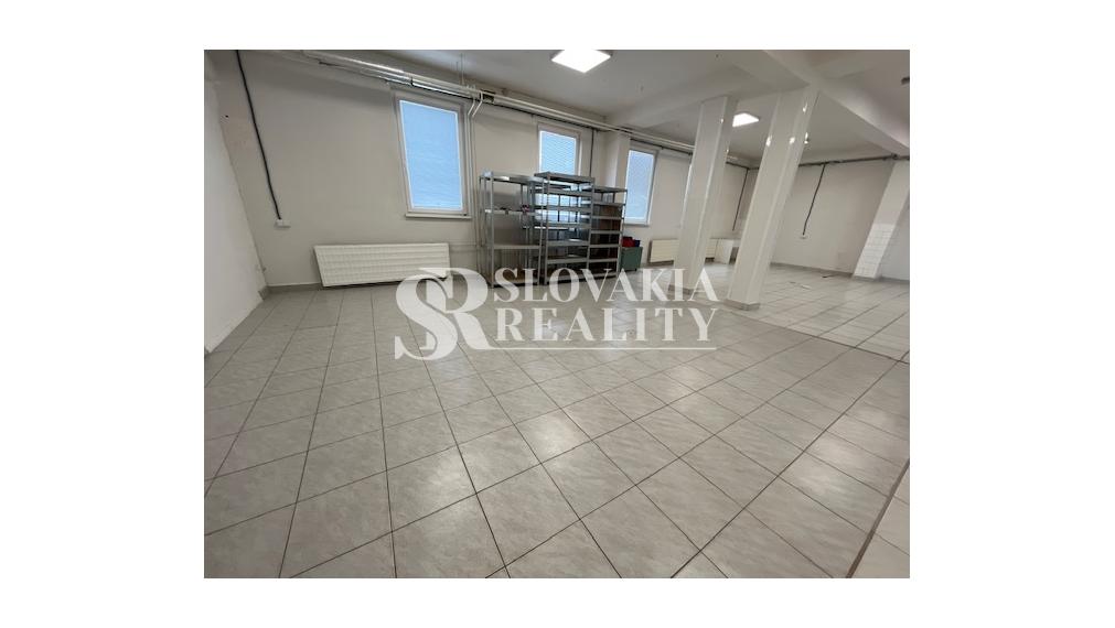 Skladový/obchodný priestor s kanceláriou, 120m2, prízemie