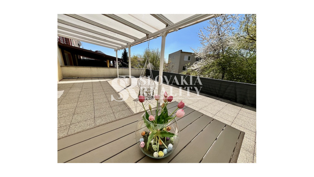 3.izb.byt 112 m2, s terasou o veľkosti 50m2 a garážou