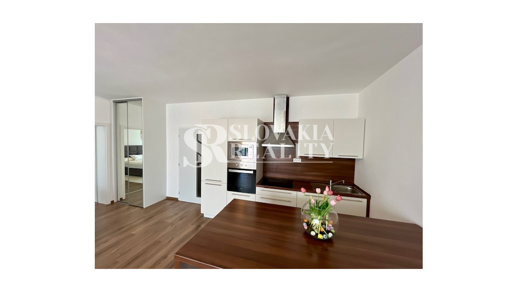 3.izb.byt 112 m2, s terasou o veľkosti 50m2 a garážou