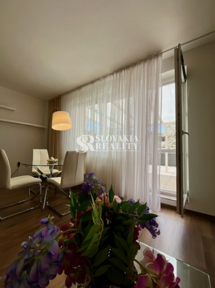 3.izb.byt 112 m2, s terasou o veľkosti 50m2 a garážou