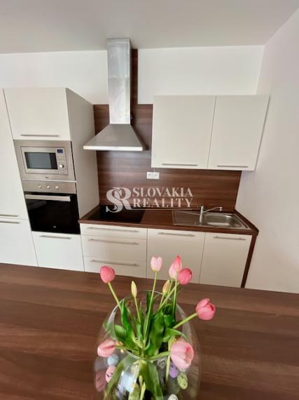 3.izb.byt 112 m2, s terasou o veľkosti 50m2 a garážou