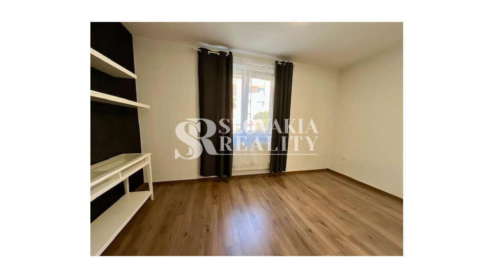 3.izb.byt s veľkou terasou, 112 m2, parkovanie v garáži