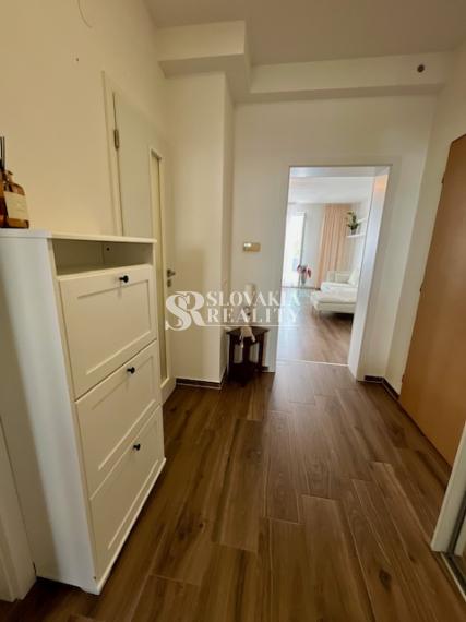 3.izb.byt s veľkou terasou, 112 m2, parkovanie v garáži