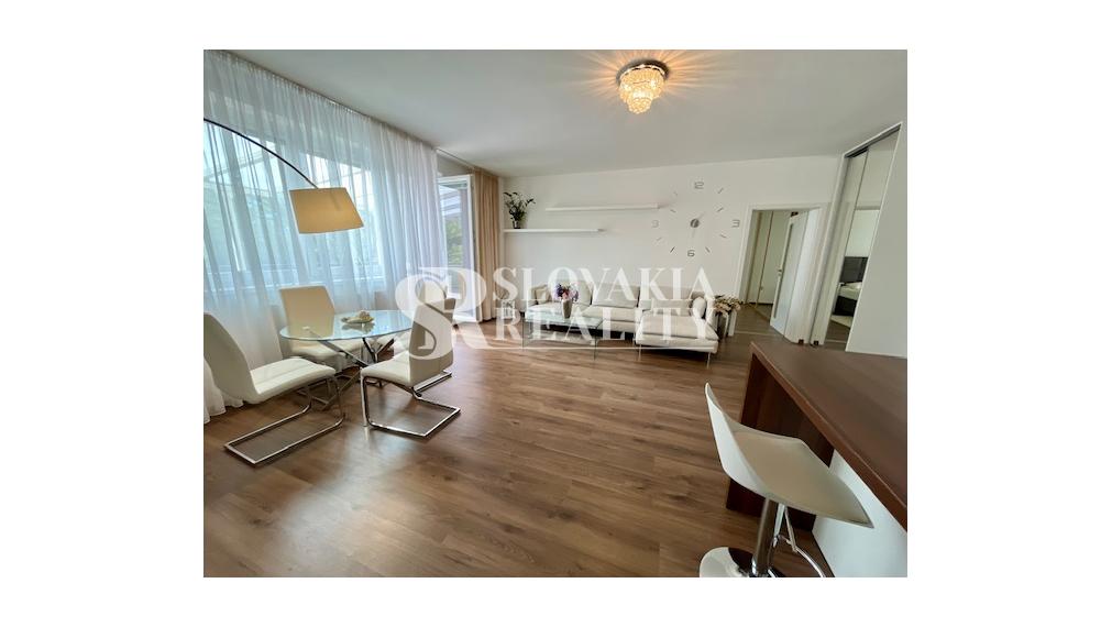 3.izb.byt s veľkou terasou, 112 m2, parkovanie v garáži