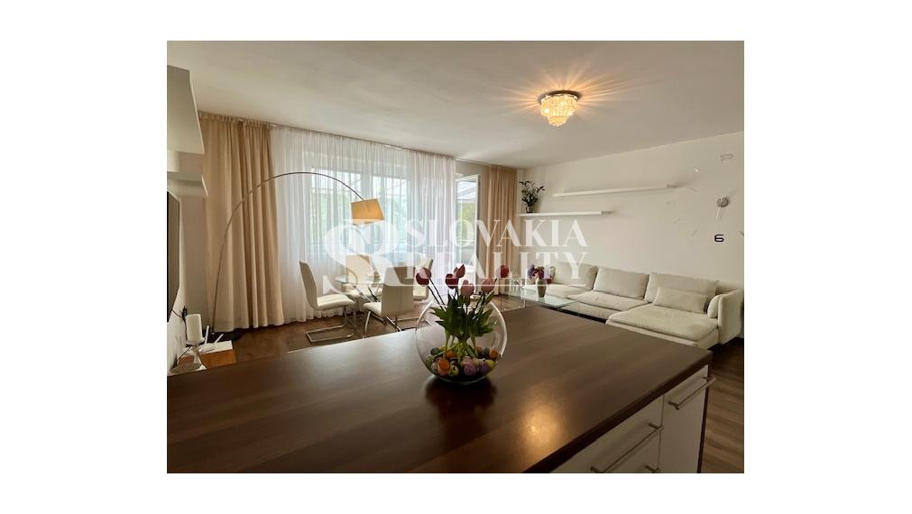 3.izb.byt s veľkou terasou, 112 m2, parkovanie v garáži