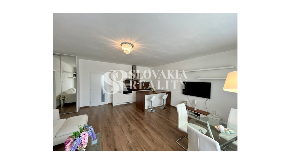 3.izb.byt s veľkou terasou, 112 m2, parkovanie v garáži