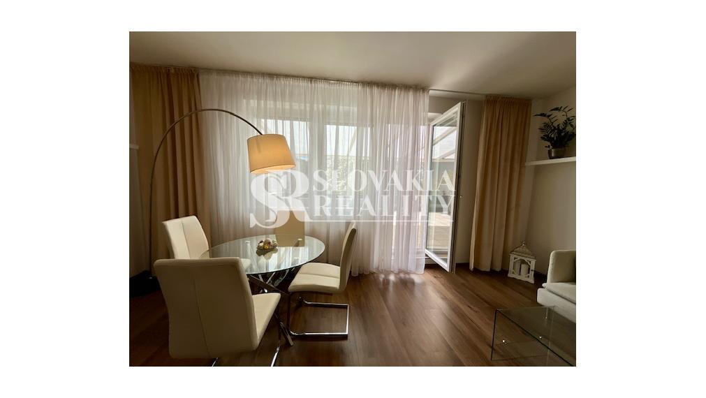 3.izb.byt s veľkou terasou, 112 m2, parkovanie v garáži