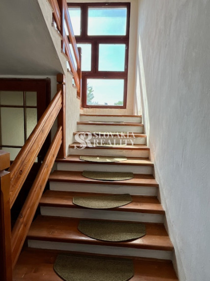 Veľký 8-izbový dom, znalecký posudok na 452.000, Čermáň