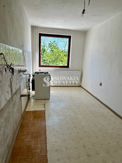 Veľký 8-izbový dom, znalecký posudok na 452.000, Čermáň