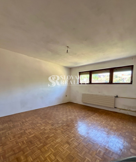 Veľký 8-izbový dom, znalecký posudok na 452.000, Čermáň