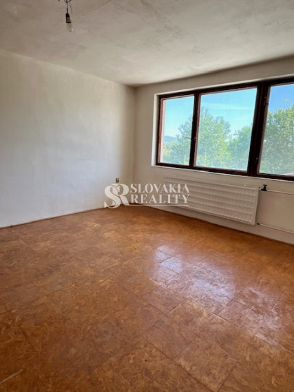 Veľký 8-izbový dom, znalecký posudok na 452.000, Čermáň