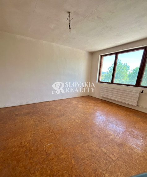 Veľký 8-izbový dom, znalecký posudok na 452.000, Čermáň