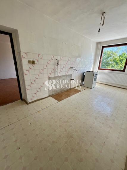 Veľký 8-izbový dom, znalecký posudok na 452.000, Čermáň